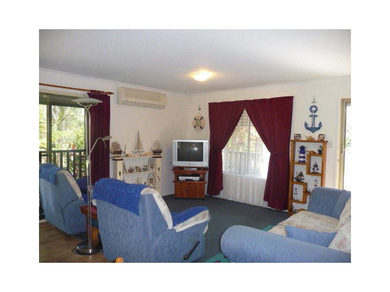 27 Queen Elizabeth Dr, Cooloola Cove QLD 4580