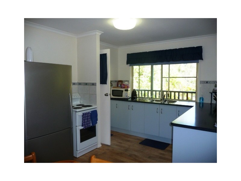 27 Queen Elizabeth Dr, Cooloola Cove QLD 4580