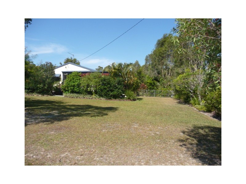 27 Queen Elizabeth Dr, Cooloola Cove QLD 4580