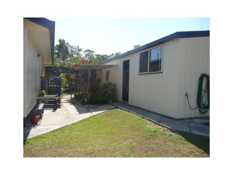 27 Queen Elizabeth Dr, Cooloola Cove QLD 4580