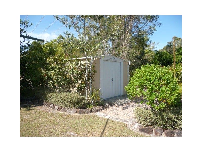 27 Queen Elizabeth Dr, Cooloola Cove QLD 4580