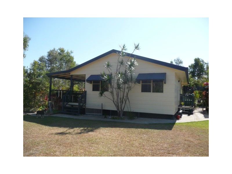27 Queen Elizabeth Dr, Cooloola Cove QLD 4580