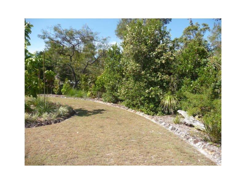 27 Queen Elizabeth Dr, Cooloola Cove QLD 4580