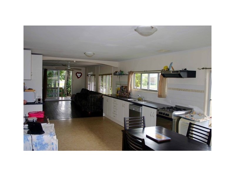 32 Tailor St, Tin Can Bay QLD 4580