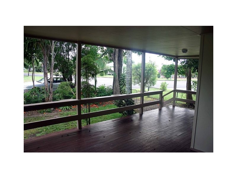 32 Tailor St, Tin Can Bay QLD 4580