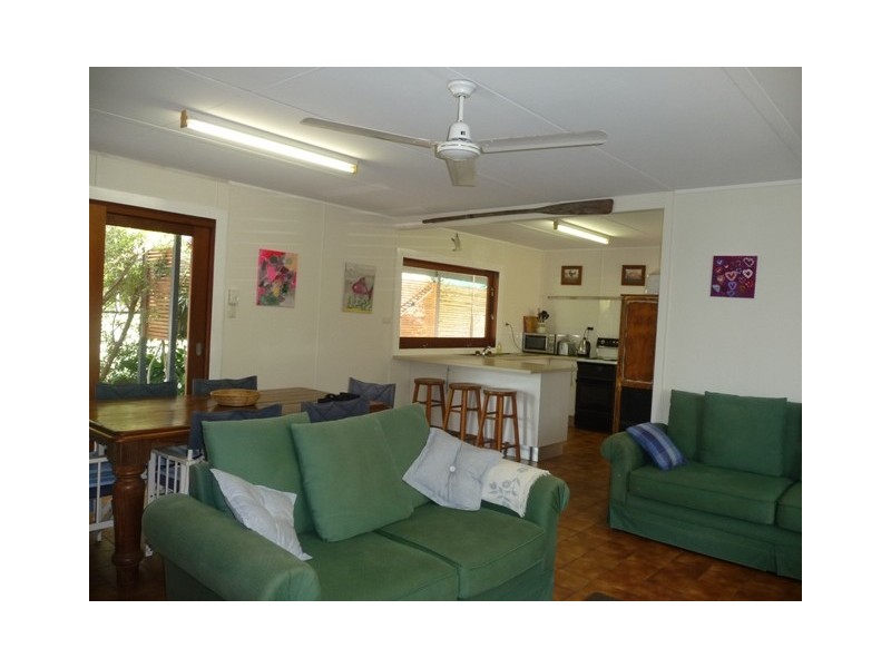 16 Mackeral St, Tin Can Bay QLD 4580