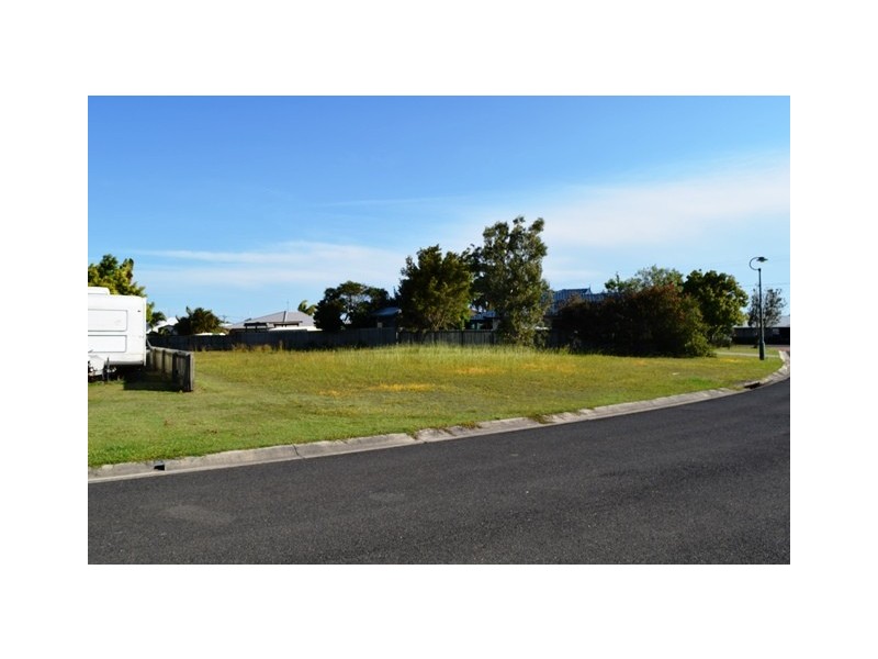 4 Banksia Ave, Tin Can Bay QLD 4580