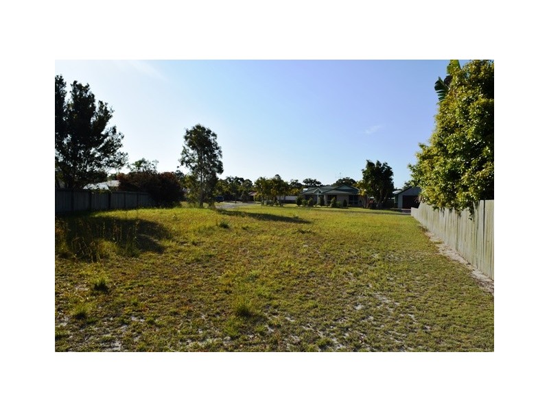 4 Banksia Ave, Tin Can Bay QLD 4580