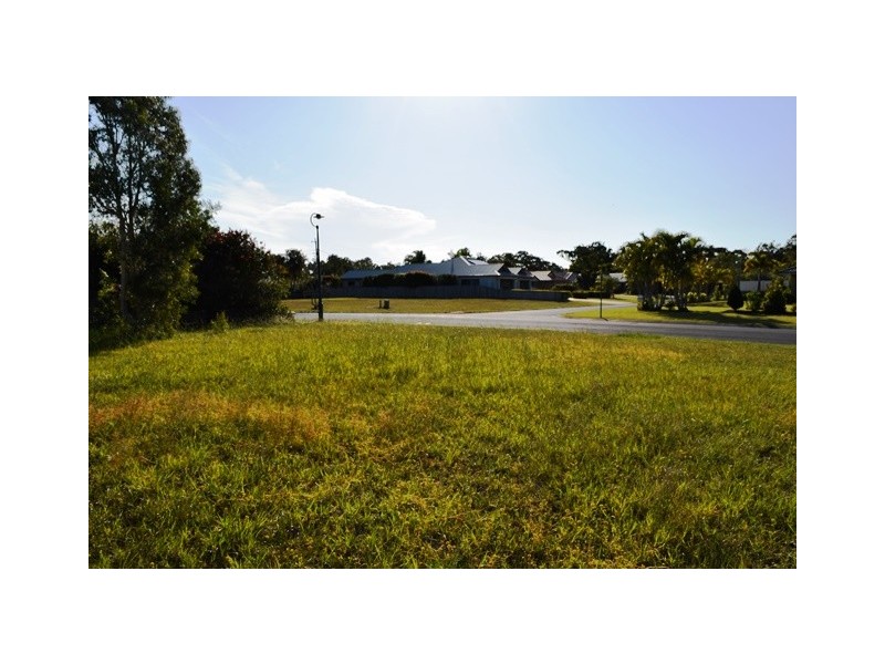 4 Banksia Ave, Tin Can Bay QLD 4580