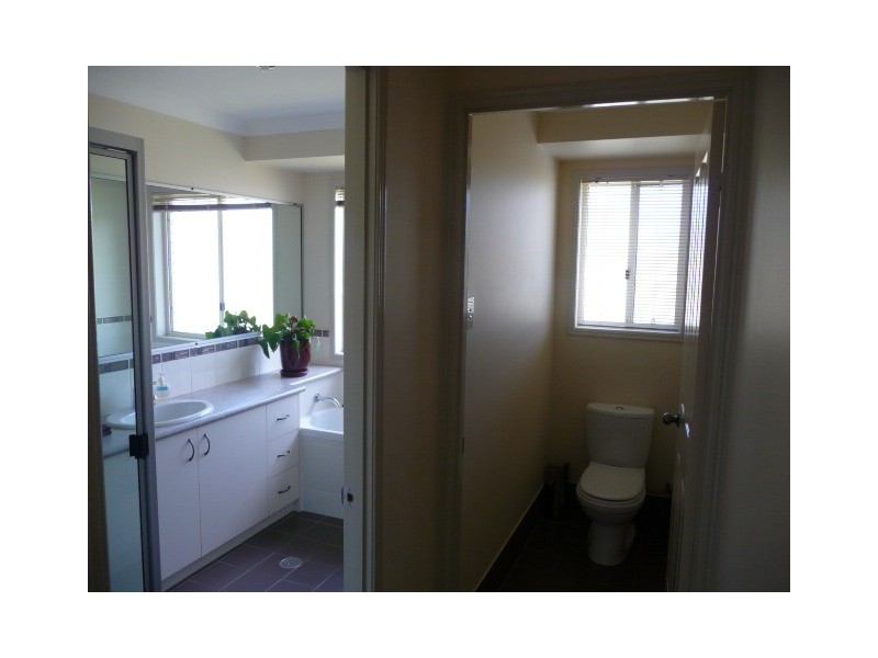 35 Canberra Ave, Cooloola Cove QLD 4580