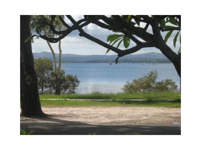 36 Esplanade, Tin Can Bay QLD 4580