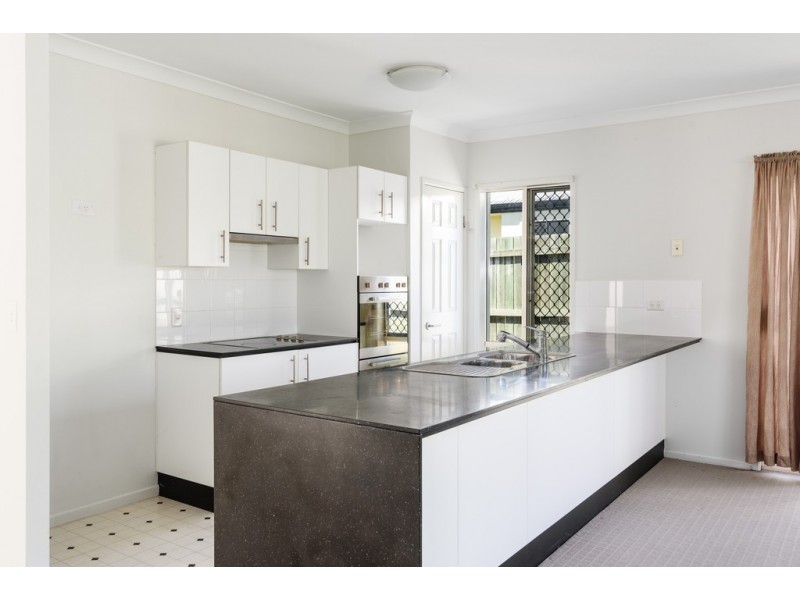 6 Creekside Esplanade, Cooloola Cove QLD 4580