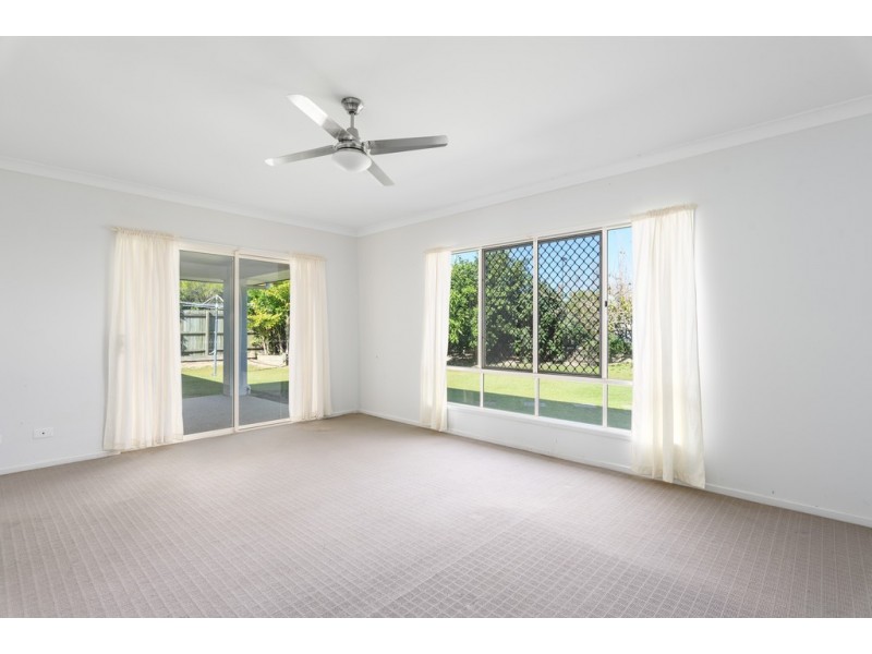 6 Creekside Esplanade, Cooloola Cove QLD 4580