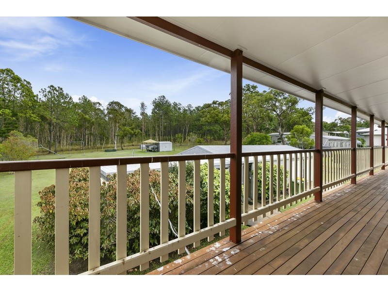 18 Endeavour Drive, Cooloola Cove QLD 4580