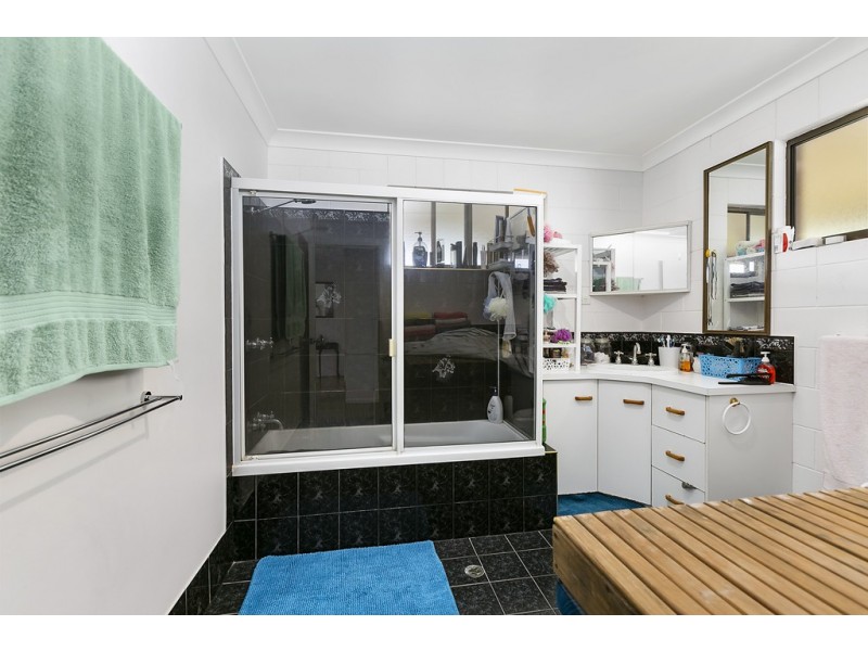 18 Endeavour Drive, Cooloola Cove QLD 4580