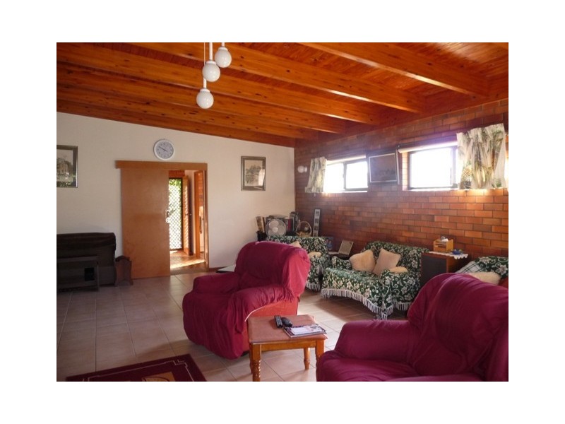 16 Gympie Road, Tin Can Bay QLD 4580