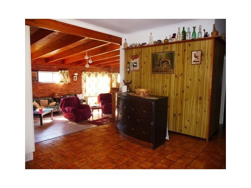 16 Gympie Road, Tin Can Bay QLD 4580