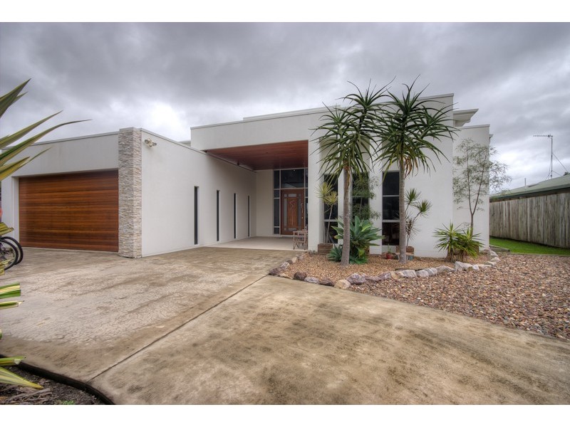 13 Esplanade, Tin Can Bay QLD 4580