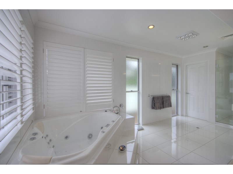 13 Esplanade, Tin Can Bay QLD 4580