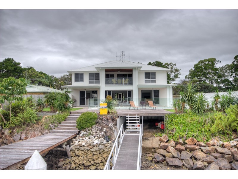 13 Esplanade, Tin Can Bay QLD 4580