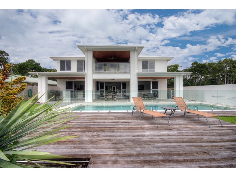 13 Esplanade, Tin Can Bay QLD 4580