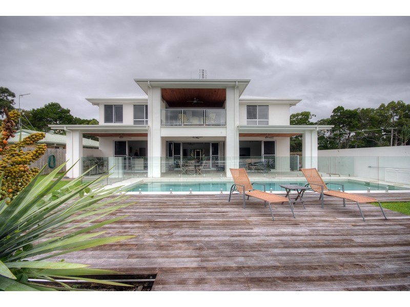 13 Esplanade, Tin Can Bay QLD 4580