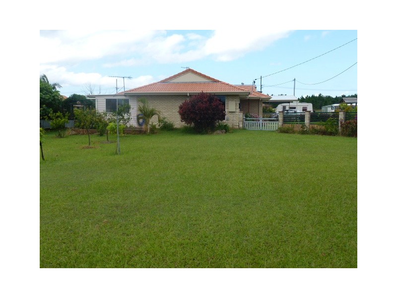 4 Duchess Court, Cooloola Cove QLD 4580