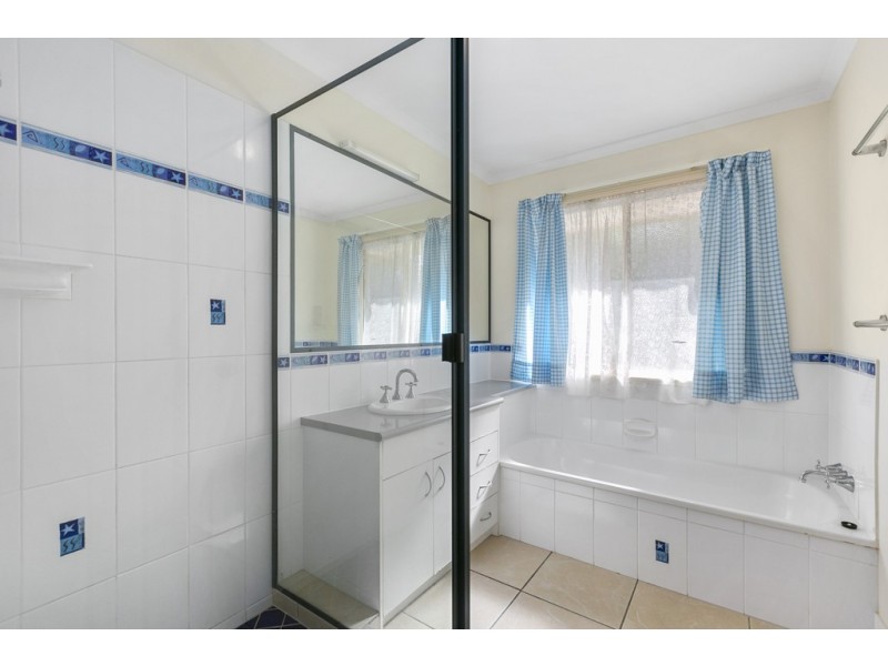 10 Investigator Ave, Cooloola Cove QLD 4580