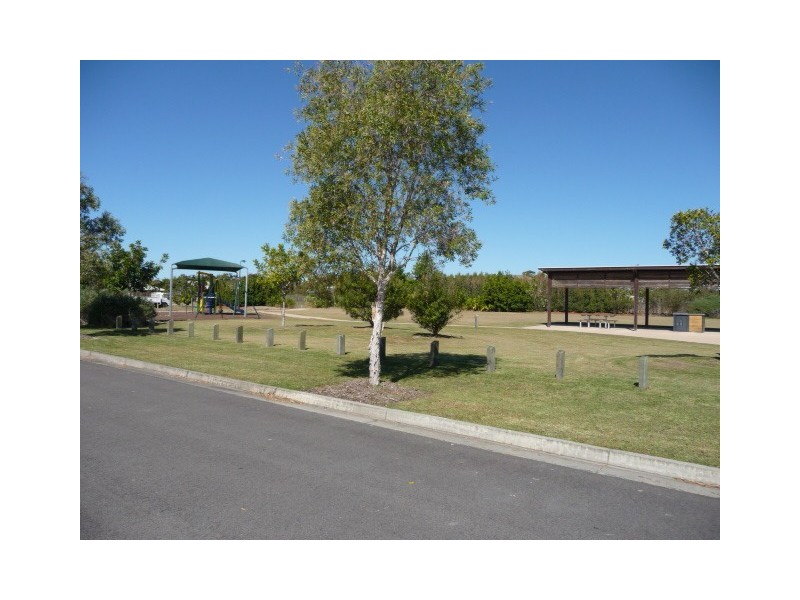 1/37 Creekside Esp, Cooloola Cove QLD 4580