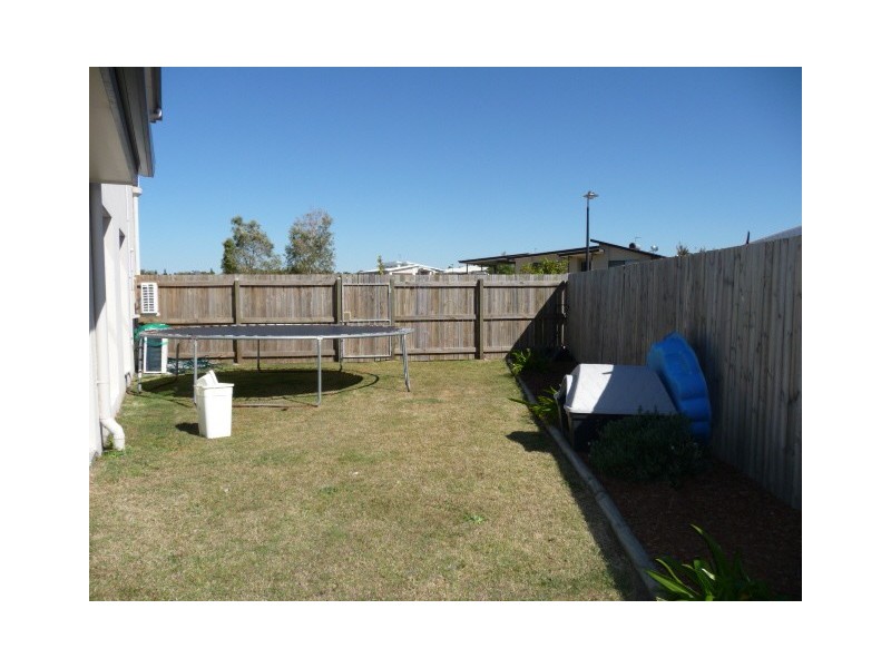 1/37 Creekside Esp, Cooloola Cove QLD 4580