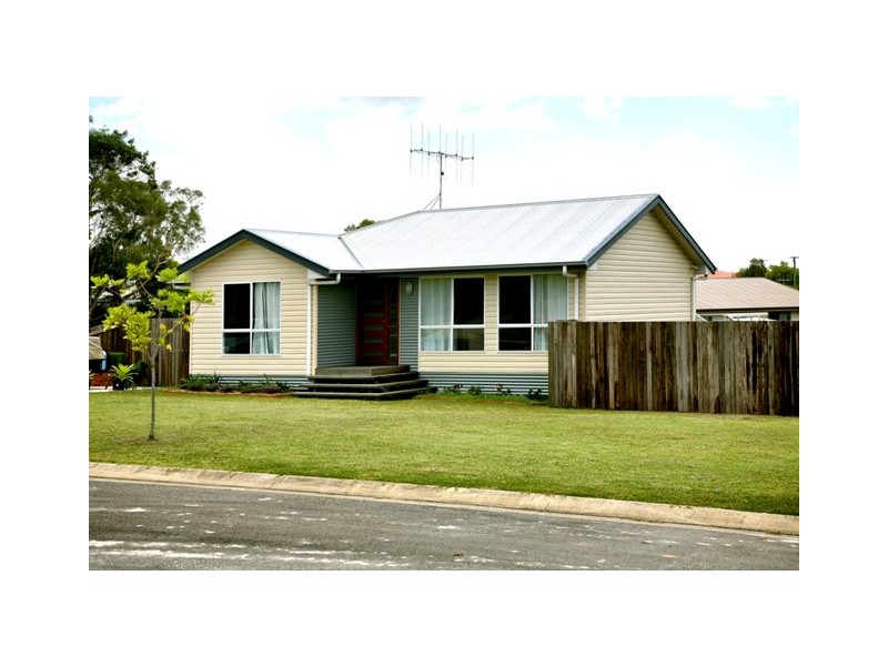 4 Aqua Place, Tin Can Bay QLD 4580