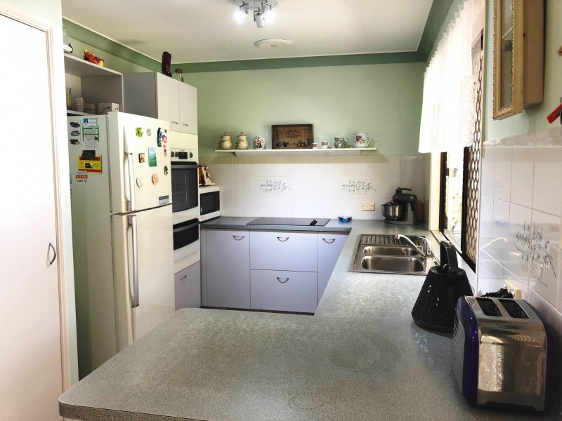 11 Beagle Avenue, Cooloola Cove QLD 4580