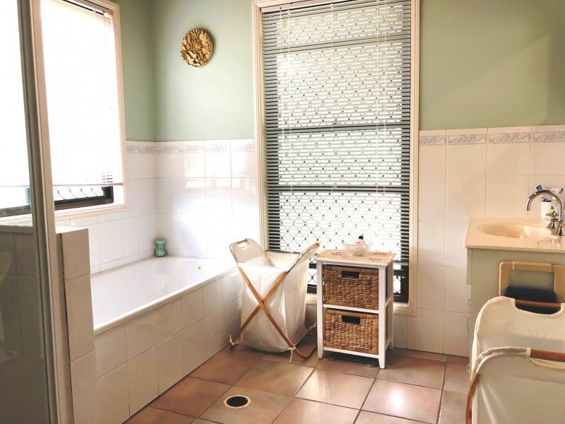 11 Beagle Avenue, Cooloola Cove QLD 4580