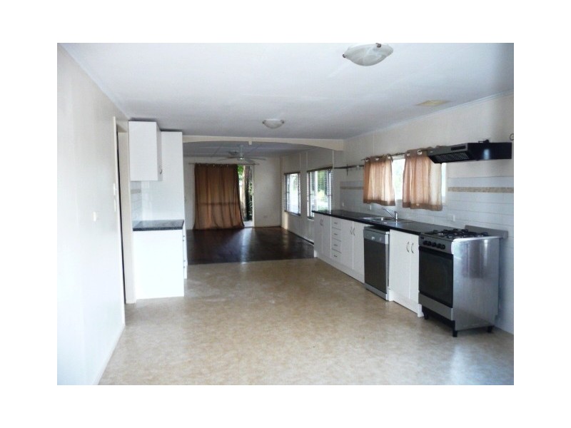 32 Tailor St, Tin Can Bay QLD 4580