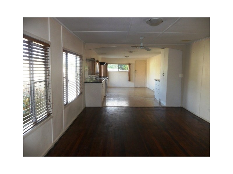 32 Tailor St, Tin Can Bay QLD 4580