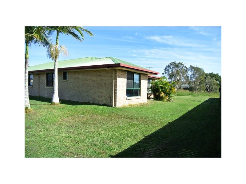 17 Canberra Ave, Cooloola Cove QLD 4580
