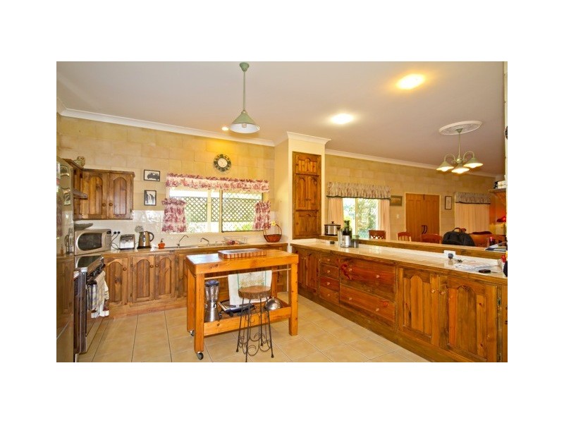 7 Iberia Ct, Cooloola Cove QLD 4580