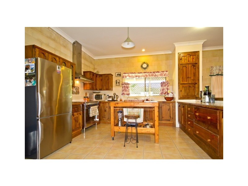 7 Iberia Ct, Cooloola Cove QLD 4580