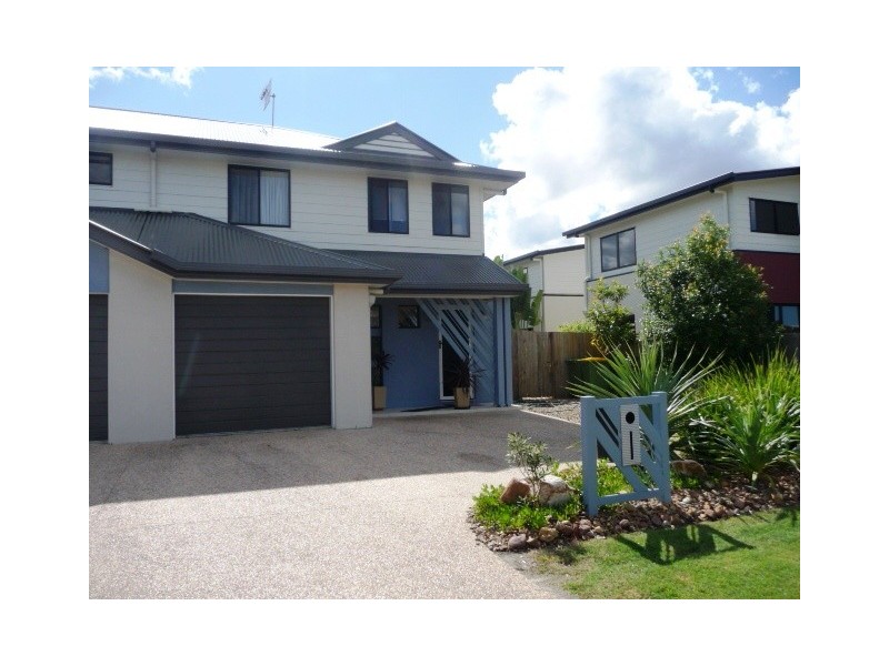 2/41 Creekside Esp, Cooloola Cove QLD 4580