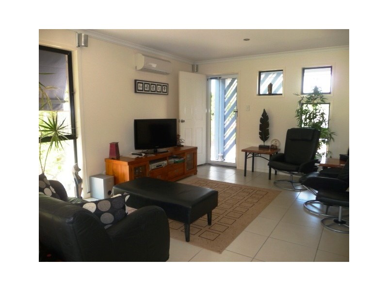 2/41 Creekside Esp, Cooloola Cove QLD 4580