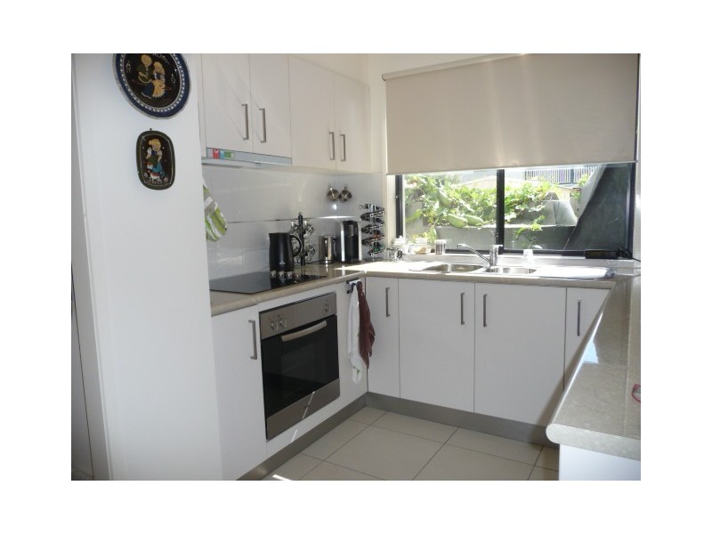 2/41 Creekside Esp, Cooloola Cove QLD 4580