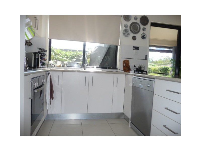 2/41 Creekside Esp, Cooloola Cove QLD 4580