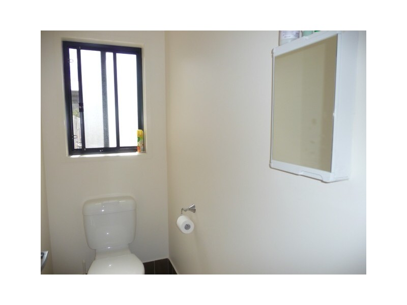 2/41 Creekside Esp, Cooloola Cove QLD 4580