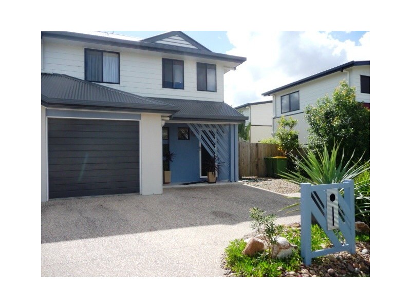 2/41 Creekside Esp, Cooloola Cove QLD 4580