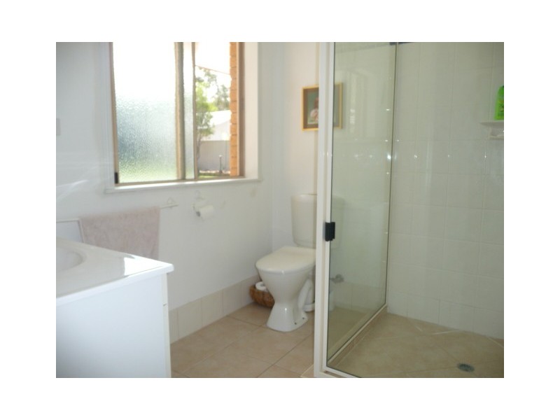 4 Enterprise Ct, Cooloola Cove QLD 4580