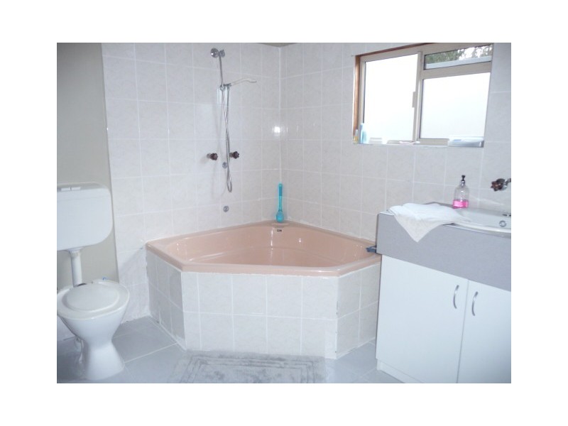 4 Enterprise Ct, Cooloola Cove QLD 4580