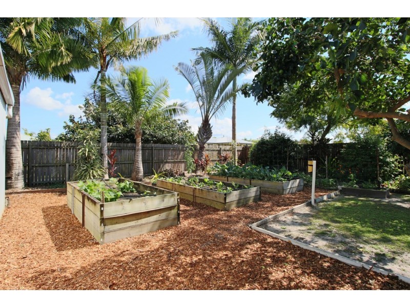 4 Victory Court, Cooloola Cove QLD 4580