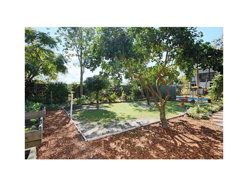 4 Victory Court, Cooloola Cove QLD 4580