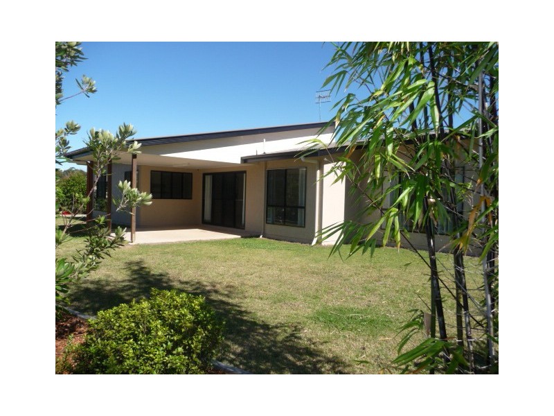19 Habitat Cct, Cooloola Cove QLD 4580