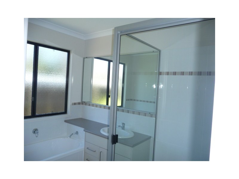 19 Habitat Cct, Cooloola Cove QLD 4580